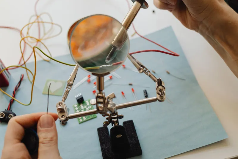Small Pieces, Big Builds: Why the Modular Mindset Is the Best Thing to Happen to DIY